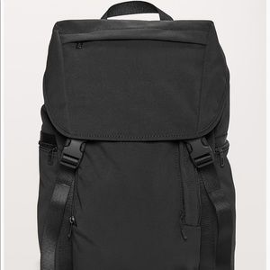 LULULEMON COMMAND THE DAY BACKPACK (NWOT)
